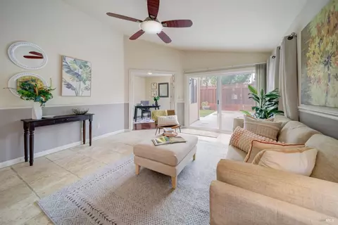 254 Saybrook Ave, Vacaville, CA 95687