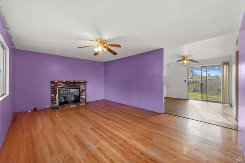 357 E Alaska Ave, Fairfield, CA 94533 photo 5