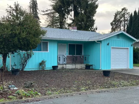 12713 Island Cir, Clearlake Oaks, CA 95423