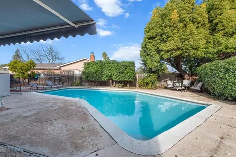 593 Ridgewood Dr, Vacaville, CA 95688 photo 50