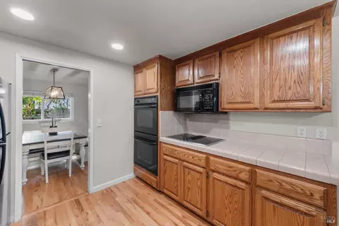 593 Ridgewood Dr, Vacaville, CA 95688 photo 15
