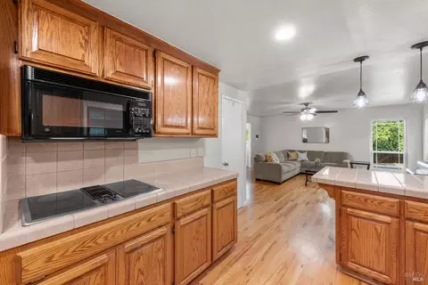 593 Ridgewood Dr, Vacaville, CA 95688 photo 16