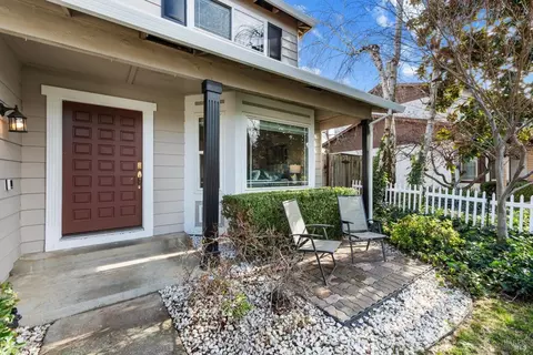 593 Ridgewood Dr, Vacaville, CA 95688 photo 6