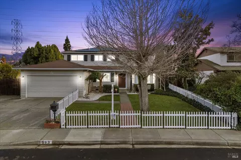 593 Ridgewood Dr, Vacaville, CA 95688