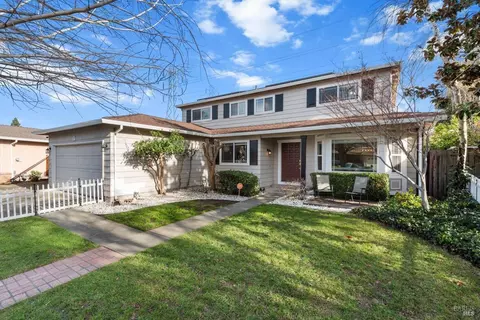 593 Ridgewood Dr, Vacaville, CA 95688 photo 5
