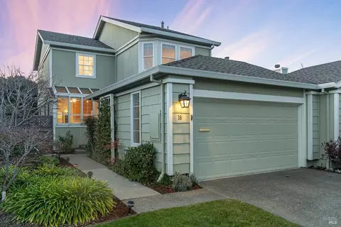 18 Narragansett Cv, San Rafael, CA 94901
