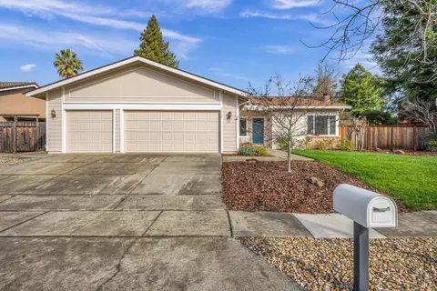 1036 Stonebridge Dr, Napa, CA 94558