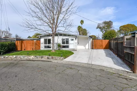 14 Burnette Ct, Napa, CA 94558