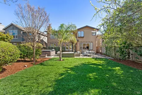27 Presidio Dr, Novato, CA 94949