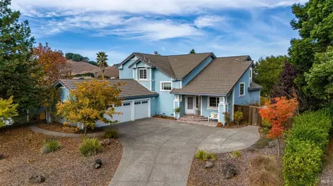 433 Black Oak Dr, Petaluma, CA 94952