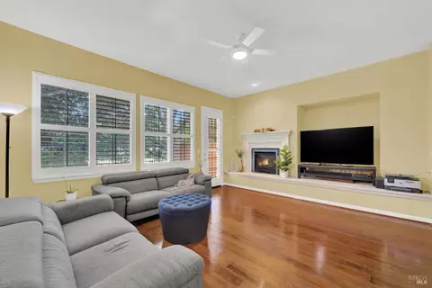 Living - 1821 Landmark Dr, Vallejo, CA 94591 photo 8 of 12