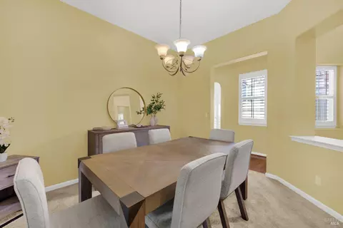 Dining - 1821 Landmark Dr, Vallejo, CA 94591 photo 5 of 8
