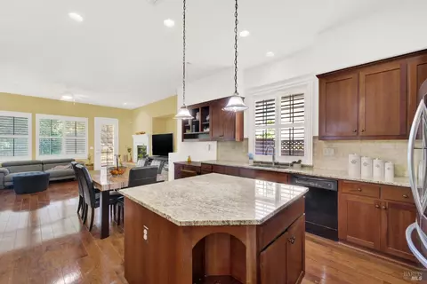 Kitchen - 1821 Landmark Dr, Vallejo, CA 94591 photo 6 of 13