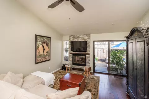 886 Professional Dr, Napa, CA 94558 photo 9