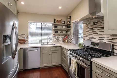 886 Professional Dr, Napa, CA 94558 photo 12