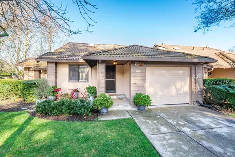 886 Professional Dr, Napa, CA 94558 photo 2