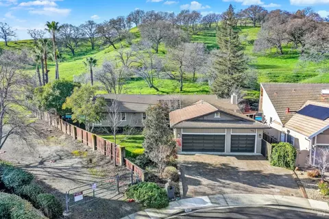 339 Grandview Dr, Vacaville, CA 95688
