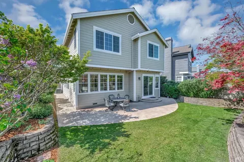 164 Waterside Cir, San Rafael, CA 94903