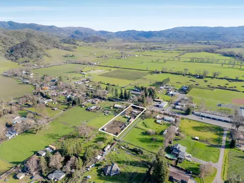 10560 Main St, Potter Valley, CA 95469