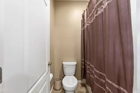 Bath - 4401 Avondale Cir, Fairfield, CA 94533 photo 3 of 6
