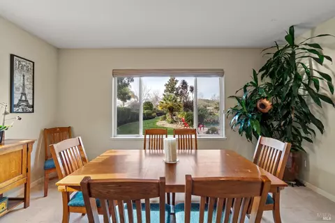 Dining - 4401 Avondale Cir, Fairfield, CA 94533 photo 3 of 6