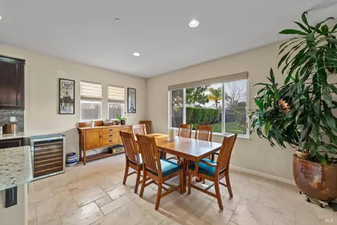Dining - 4401 Avondale Cir, Fairfield, CA 94533 photo 2 of 6
