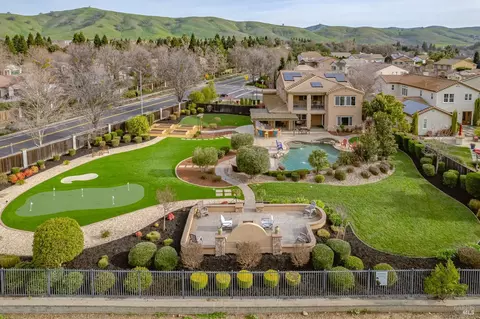 4401 Avondale Cir, Fairfield, CA 94533