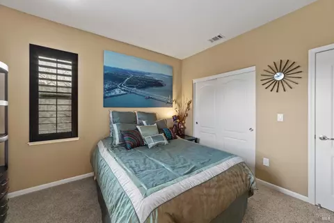 Bedroom - 4401 Avondale Cir, Fairfield, CA 94533 photo 4 of 10