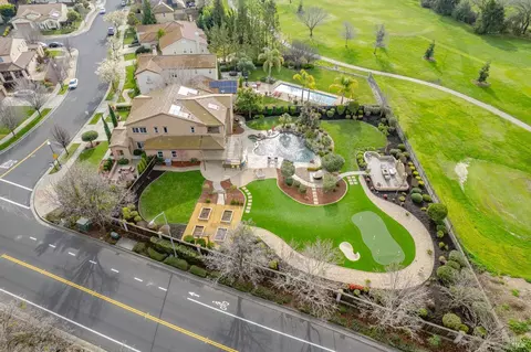 View/Area - 4401 Avondale Cir, Fairfield, CA 94533 photo 5 of 9