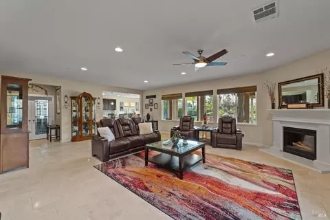 Living - 4401 Avondale Cir, Fairfield, CA 94533 photo 1 of 6