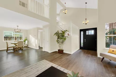 284 Regency Cir, Vacaville, CA 95687 photo 5