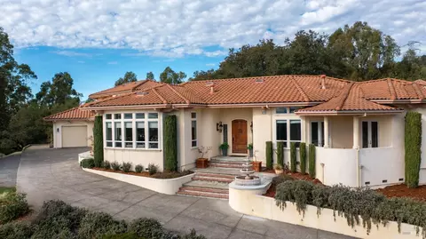 673 Montebello Dr, Santa Rosa, CA 95403