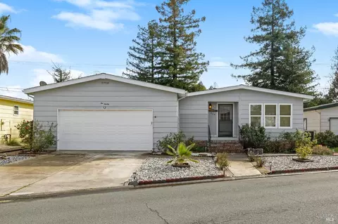1945 Piner Rd #220, Santa Rosa, CA 95401