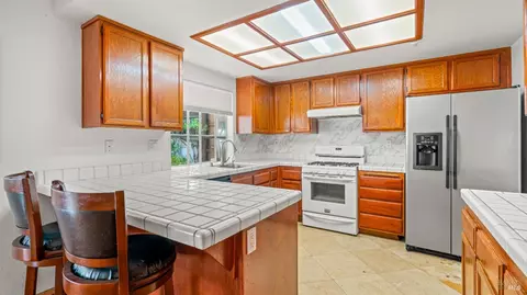 240 Nicole Way, Vallejo, CA 94589 photo 4