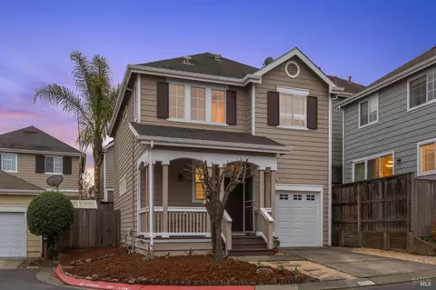 208 Darby Ct, Petaluma, CA 94952