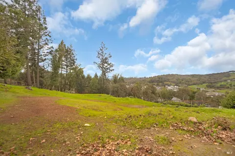 3676 Crown Hill Dr, Santa Rosa, CA 95404