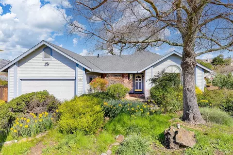 255 Silver Creek Cir, Santa Rosa, CA 95409