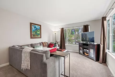 Living - 522 S Spring St, Ukiah, CA 95482 photo 3 of 4