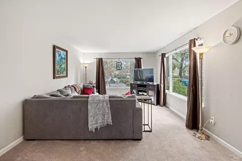 Living - 522 S Spring St, Ukiah, CA 95482 photo 4 of 4