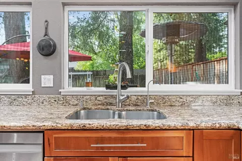 Kitchen - 522 S Spring St, Ukiah, CA 95482 photo 3 of 4