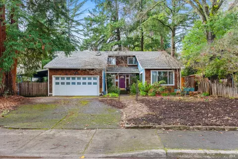522 S Spring St, Ukiah, CA 95482