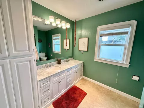471 E J St, Benicia, CA 94510 photo 32