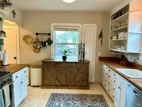 471 E J St, Benicia, CA 94510 photo 18