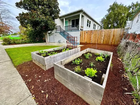 471 E J St, Benicia, CA 94510 photo 2