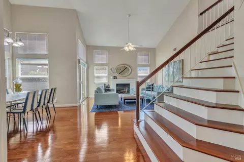 746 Primrose Ln, Benicia, CA 94510