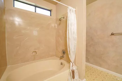 Bath - Undisclosed, Petaluma, CA 94954 photo 6 of 6