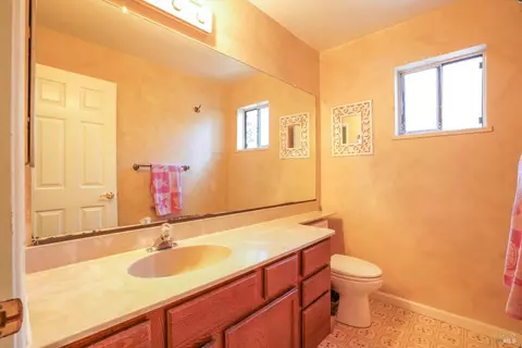 Bath - Undisclosed, Petaluma, CA 94954 photo 1 of 6