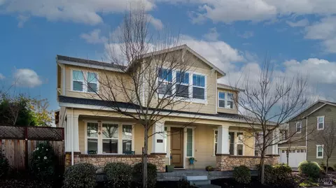 1647 Winterberry Ln, Rohnert Park, CA 94928