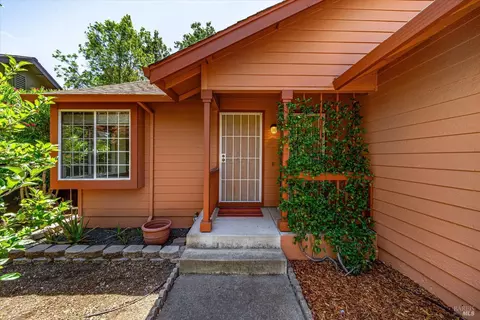 1902 Cinnabar Ct, Calistoga, CA 94515