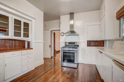 Kitchen - 615 Kentucky St, Vallejo, CA 94590 photo 4 of 5